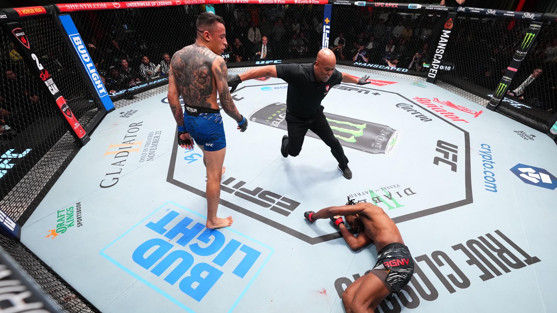 Carlos Prates knocks Neil Magny out cold with one quick punch