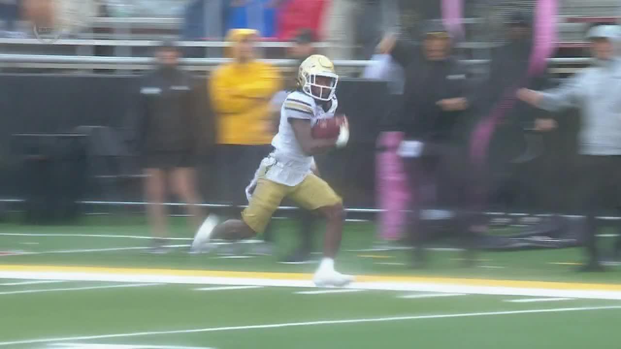 Jordan McCloud fakes everyone for a 41-yard Texas State TD