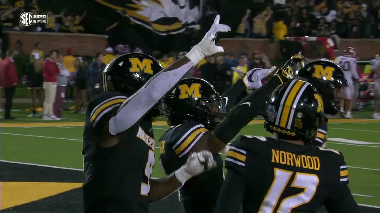 Missouri comes up with scoop-and-score to take unreal lead on Oklahoma late