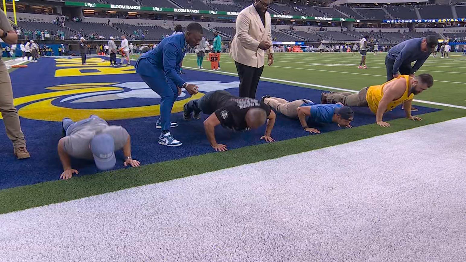 Jason Kelce joins veterans in pushup contest prior to MNF