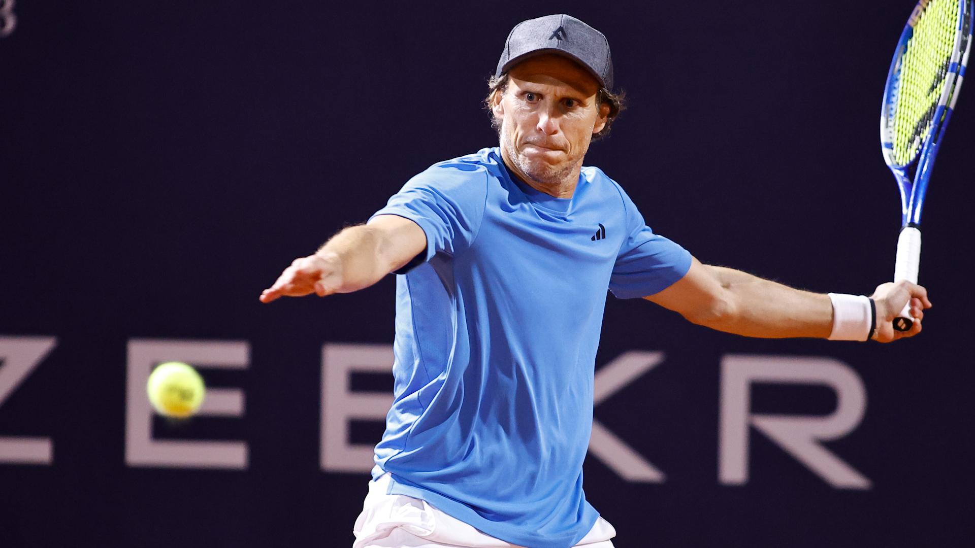 Diego Forlán plays first game of professional tennis