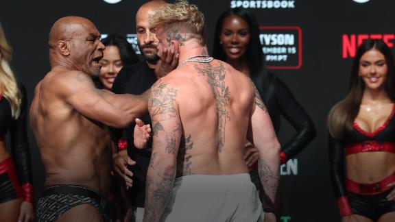 Mike Tyson slaps Jake Paul at final faceoff before main event - ESPN Video