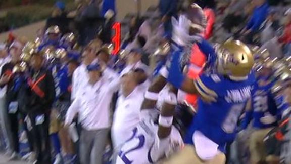 'What a catch!' Joseph Williams leaps for 3rd TD of the night