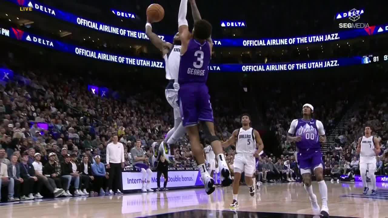 Jaden Hardy throws down poster dunk on Keyonte George for Mavs