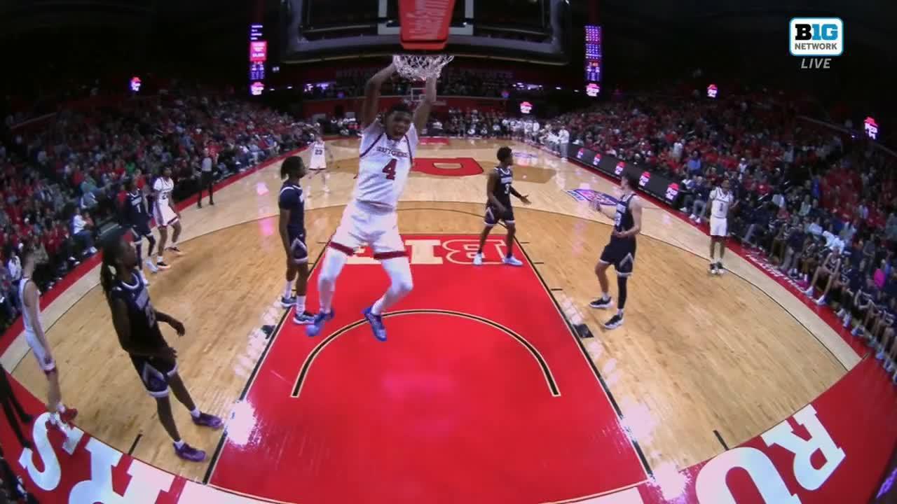 Ace Bailey throws down thunderous slam off inbounds pass