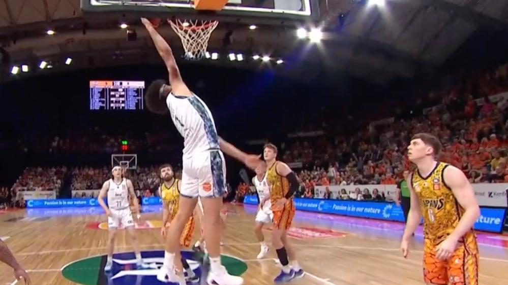 Karim Lopez spins and throws it down for the Breakers