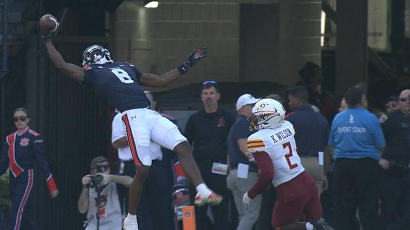 Auburn's Cam Coleman makes nasty one-handed snag for his 3rd TD