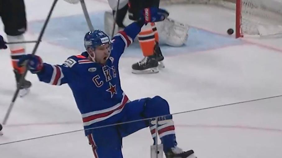 Evgeny Kuznetsov scores filthy lacrosse-style goal in KHL