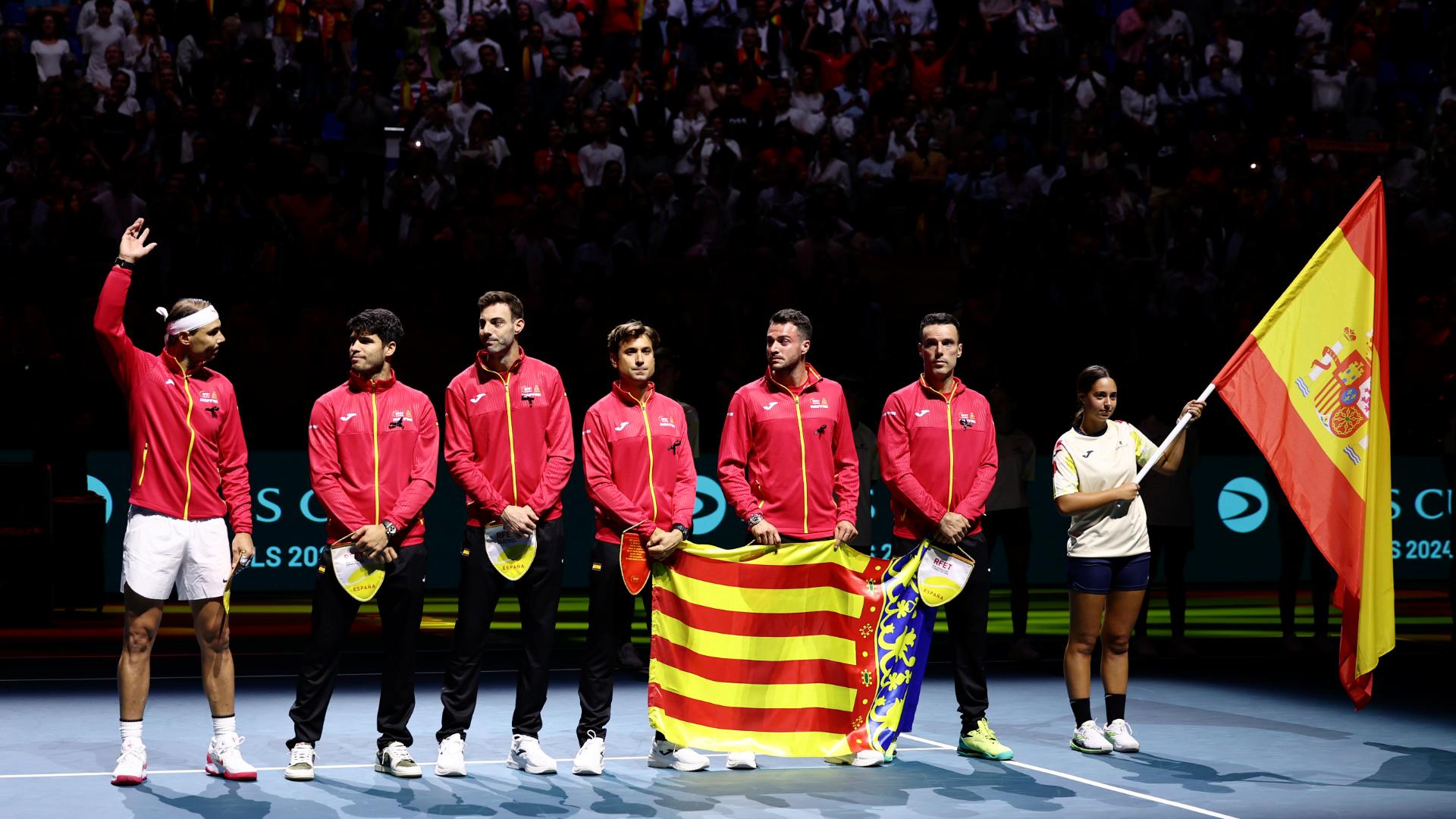 Rafael Nadal gets a huge ovation ahead of final tournament