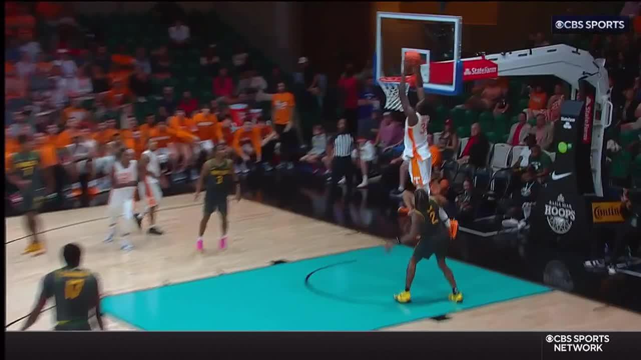 Felix Okpara throws down alley-oop for Tennessee