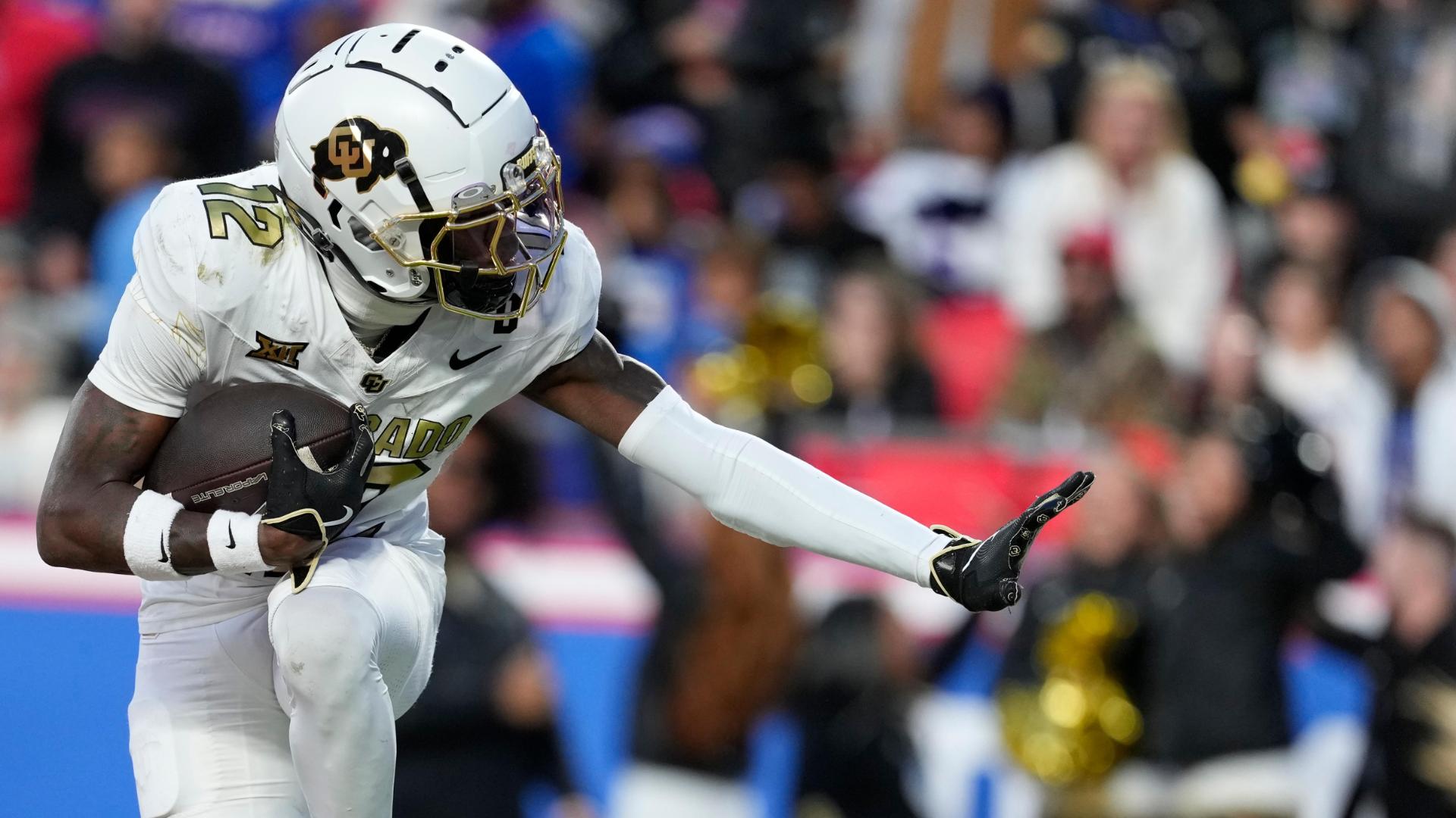 Travis Hunter hits the Heisman pose after 2nd TD for Colorado