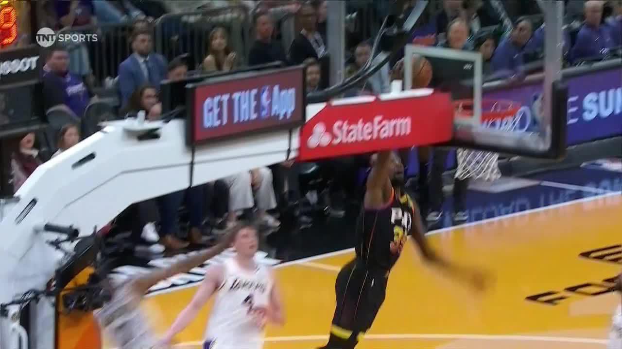 KD glides in for a tough bucket for the Suns