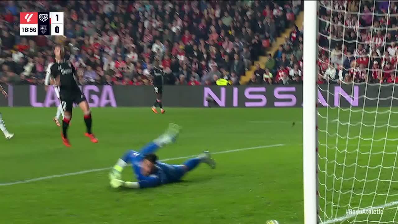 Augusto Batalla makes a great save