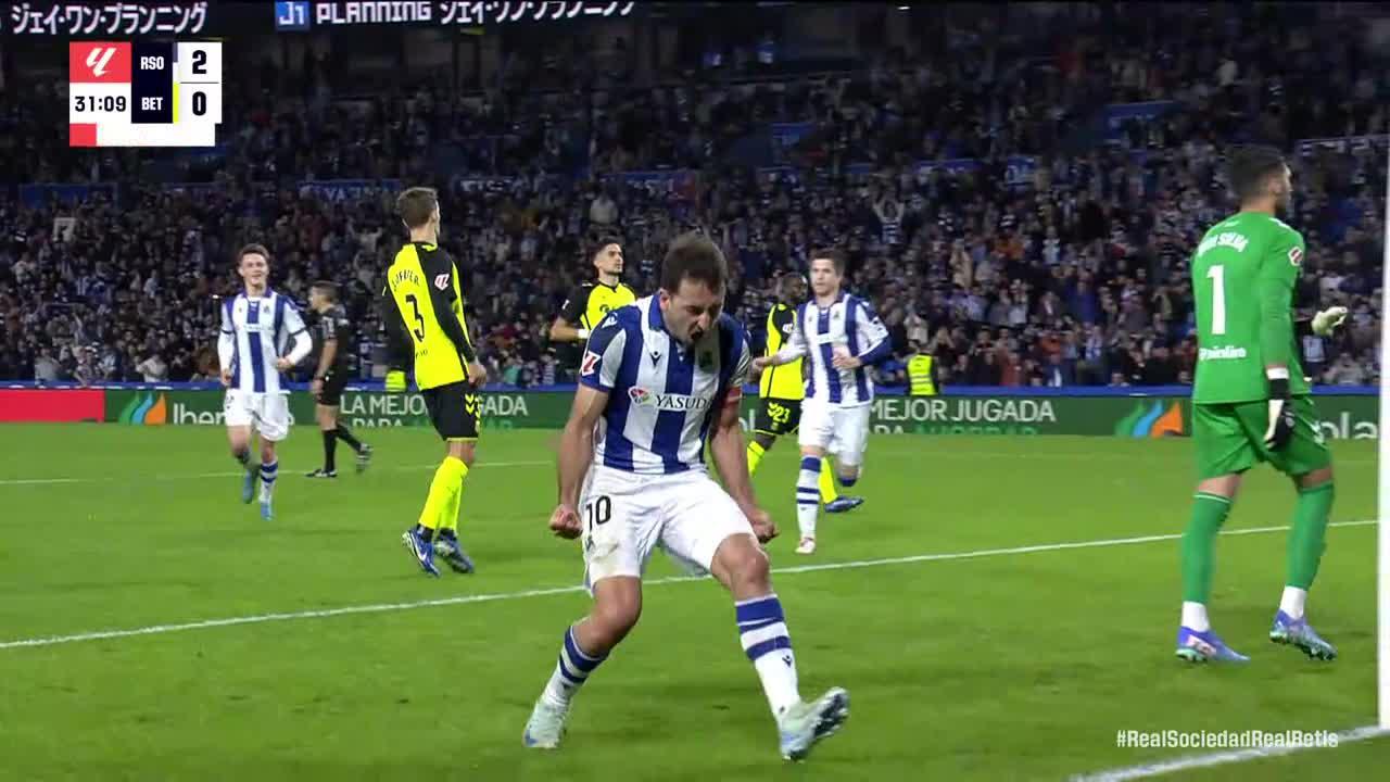 Mikel Oyarzabal scores Penalty goal vs. Real Betis