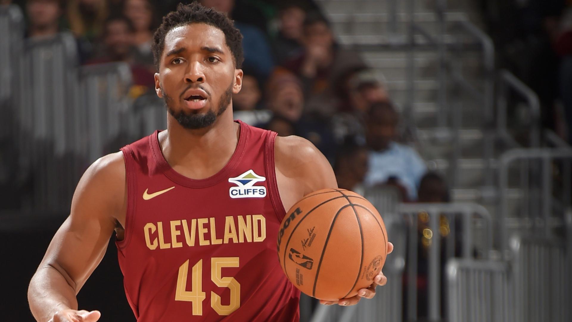 Donovan Mitchell's 35-point outing propels Cavs past Celtics