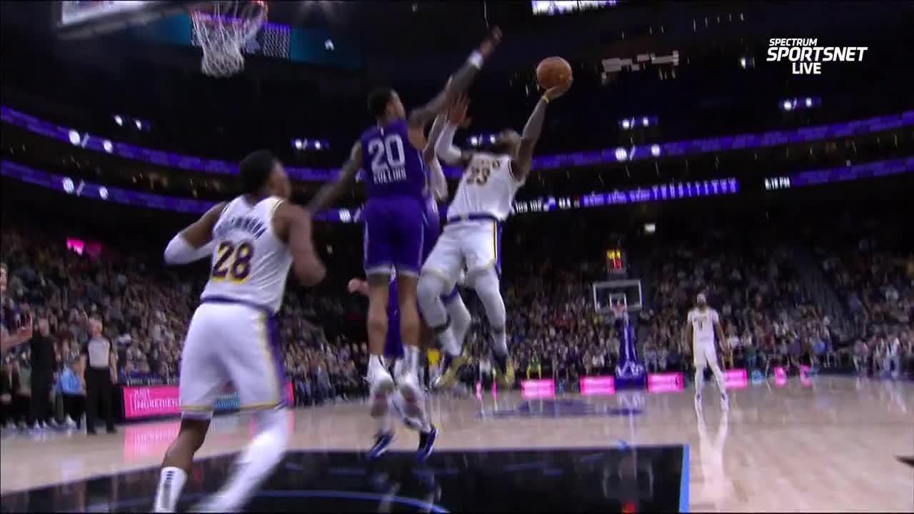 LeBron drops in huge bucket with his left hand