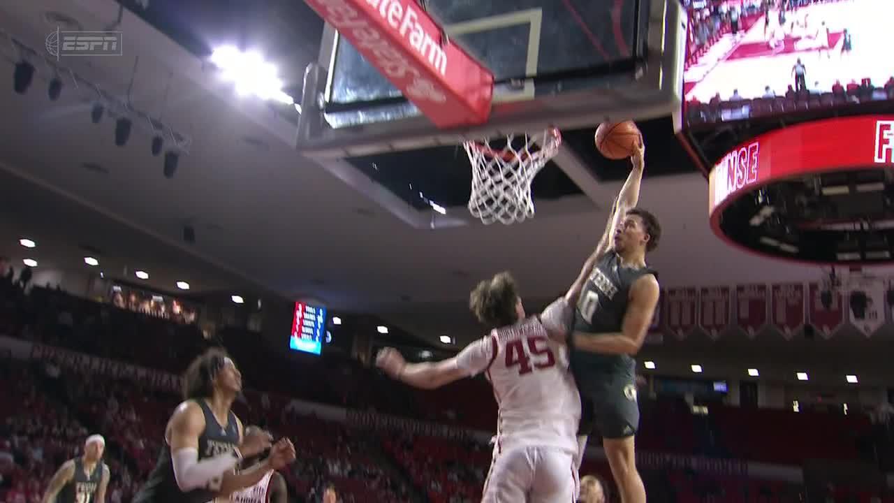 Luke O'Brien throws down massive poster jam for Georgia Tech