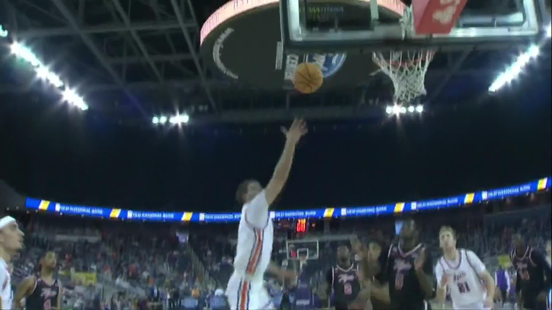 Cameron Haffner's acrobatic spin and finish puts Evansville up