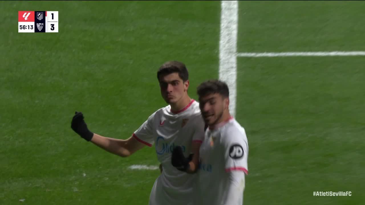 Juanlu Sanchez scores goal for Sevilla