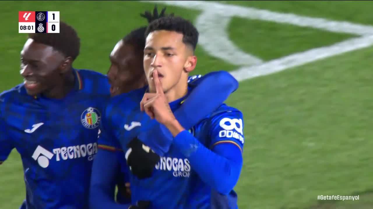 Alvaro Rodríguez slots in the goal for Getafe