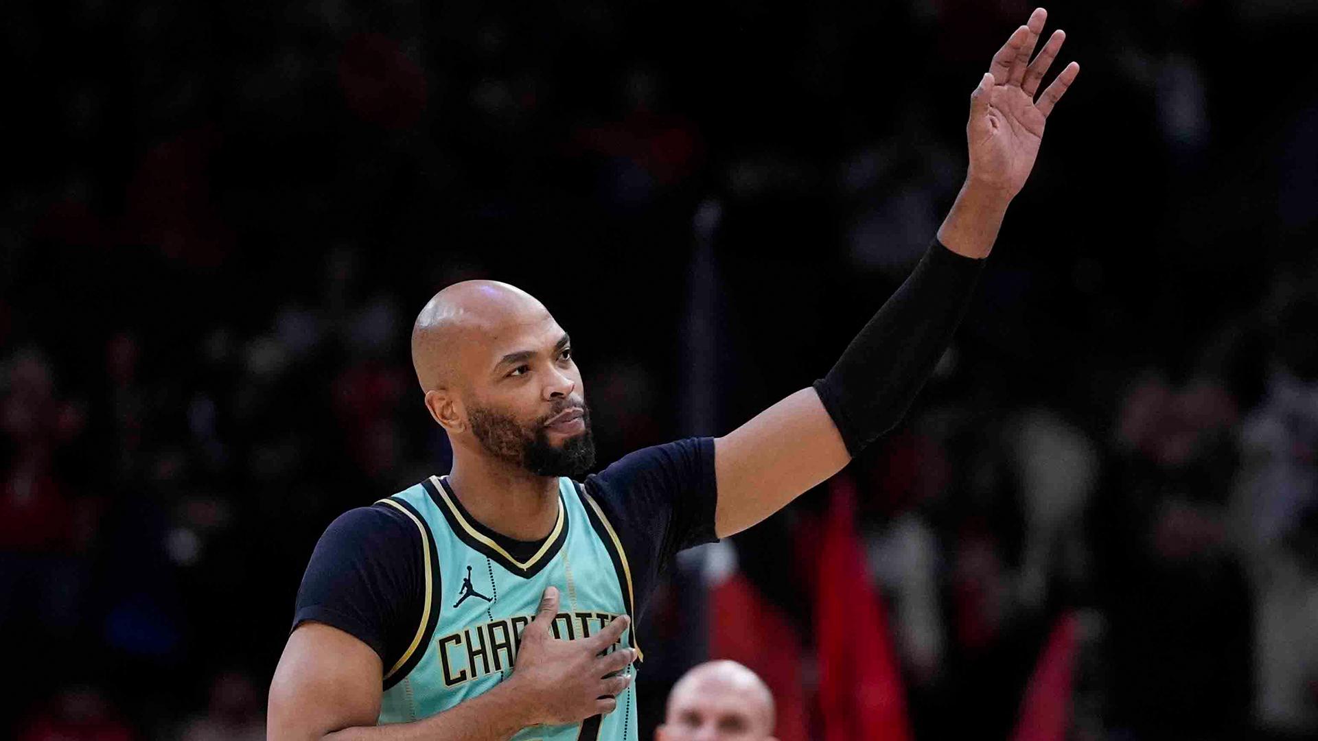 Taj Gibson gets standing ovation from Chicago faithful