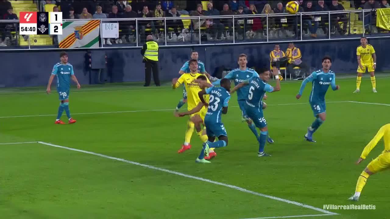 Álex Baena scores goal for Villarreal