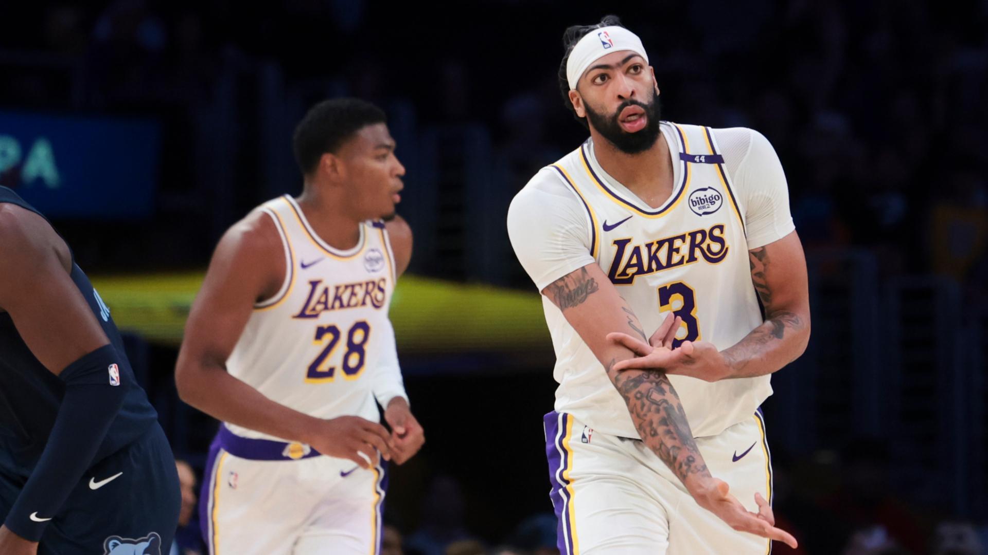 AD fuels Lakers with 40-point double-double