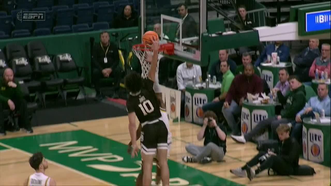 Lajae Jones posterizes his defender on slam for the Bonnies