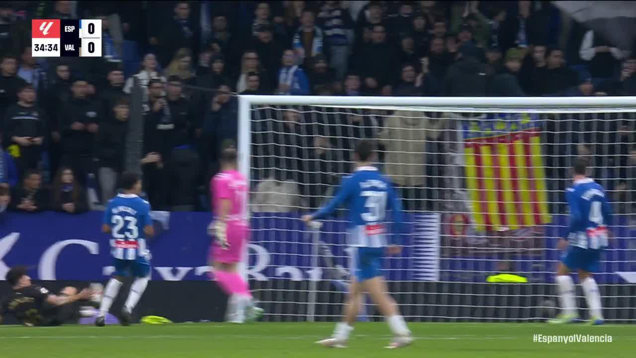 Diego López hits the woodwork