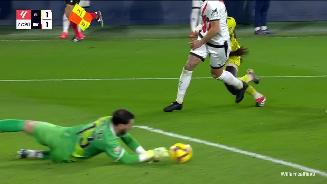 Augusto Batalla makes a great save