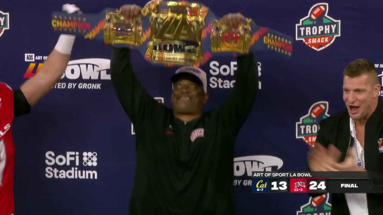 Gronk gives UNLV championship belt for Art of Sport LA Bowl victory