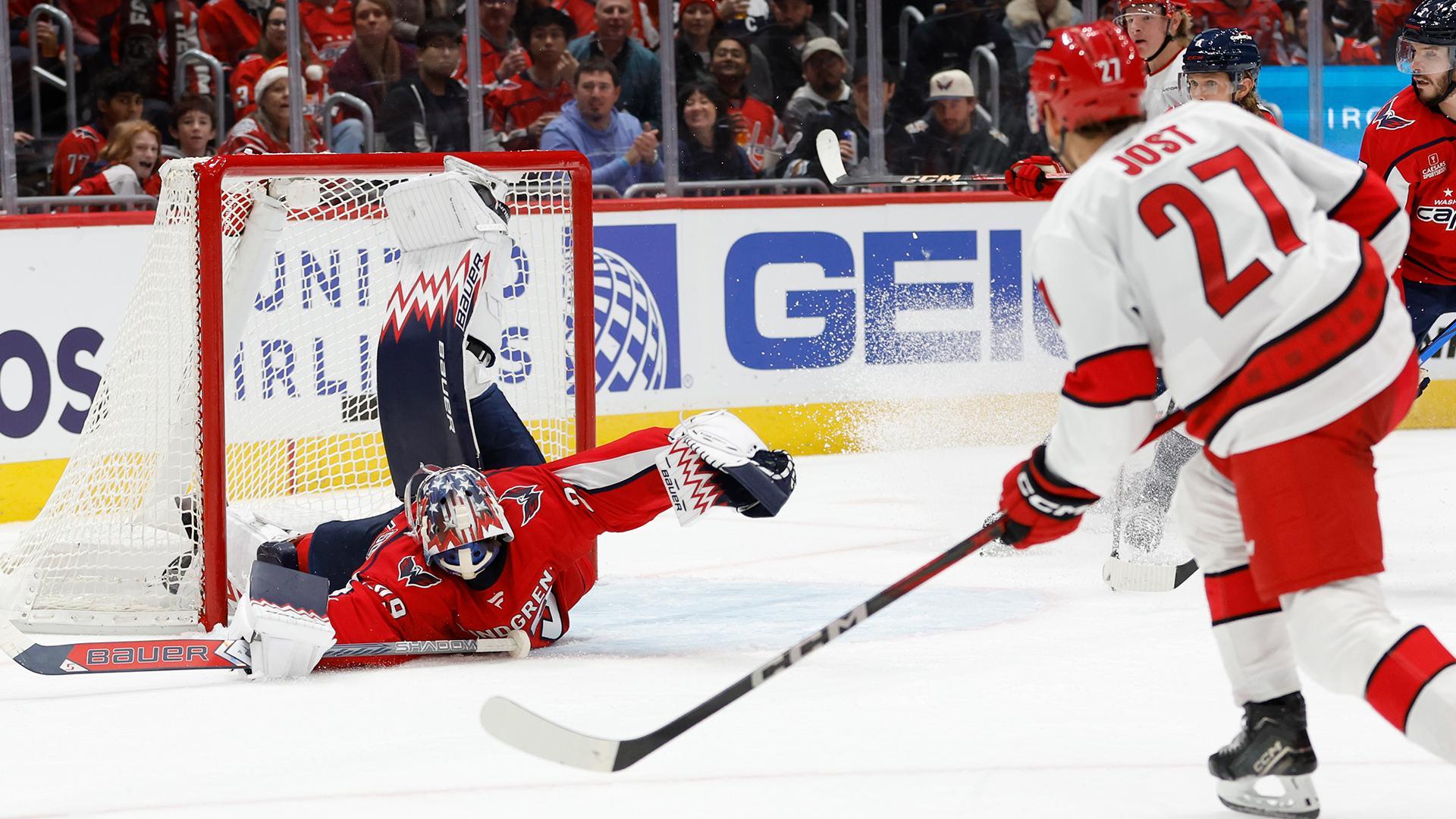 Charlie Lindgren makes outrageous sprawling cartwheel-like save