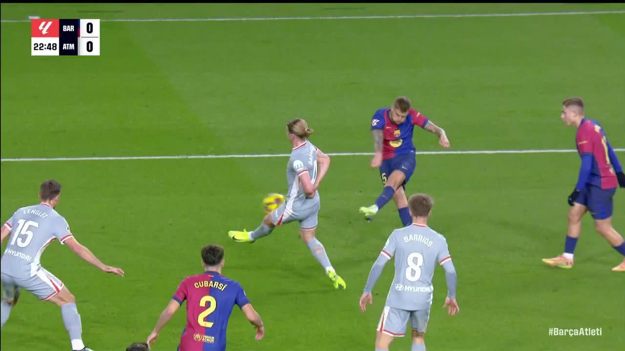 Jan Oblak makes a great save