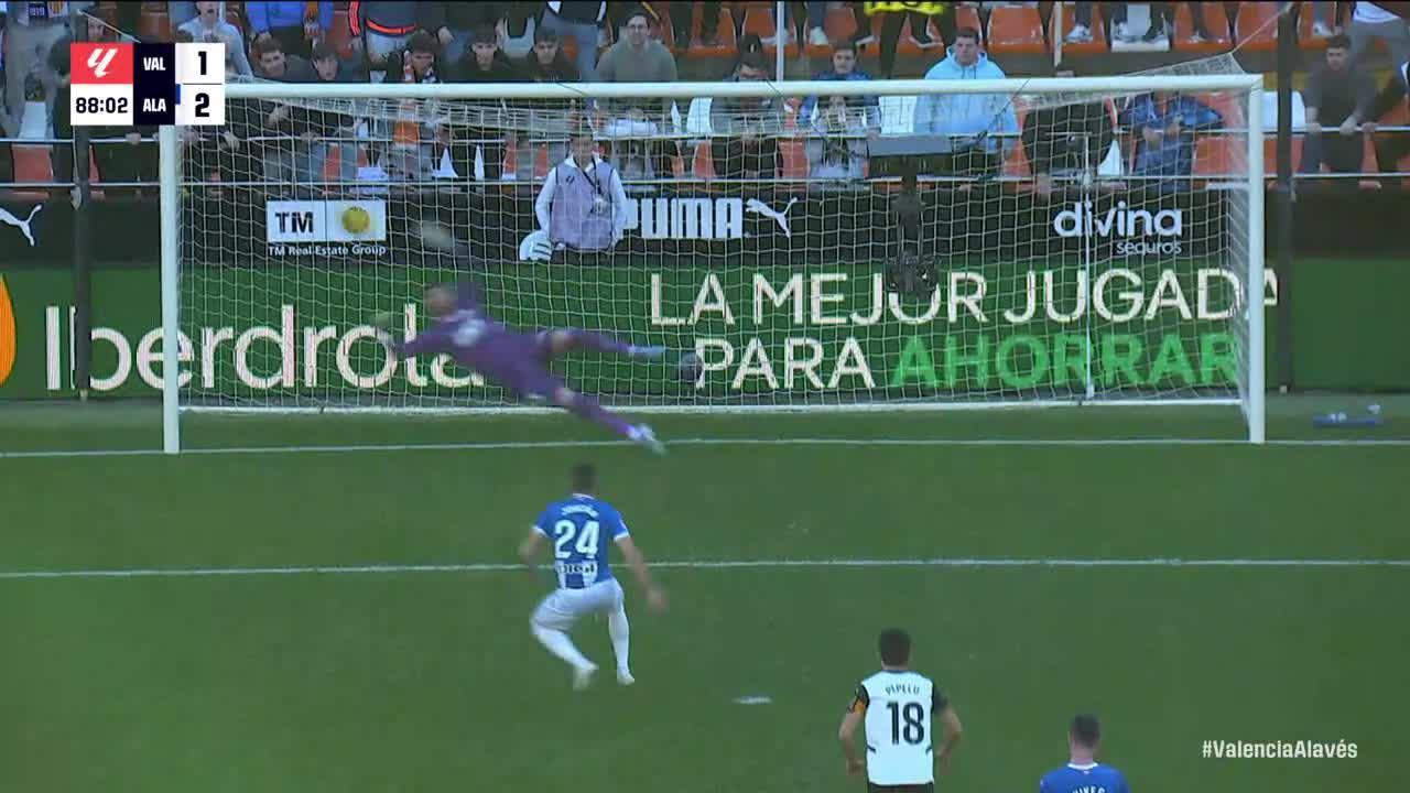 Joan Jordán scores Penalty Goals vs. Valencia