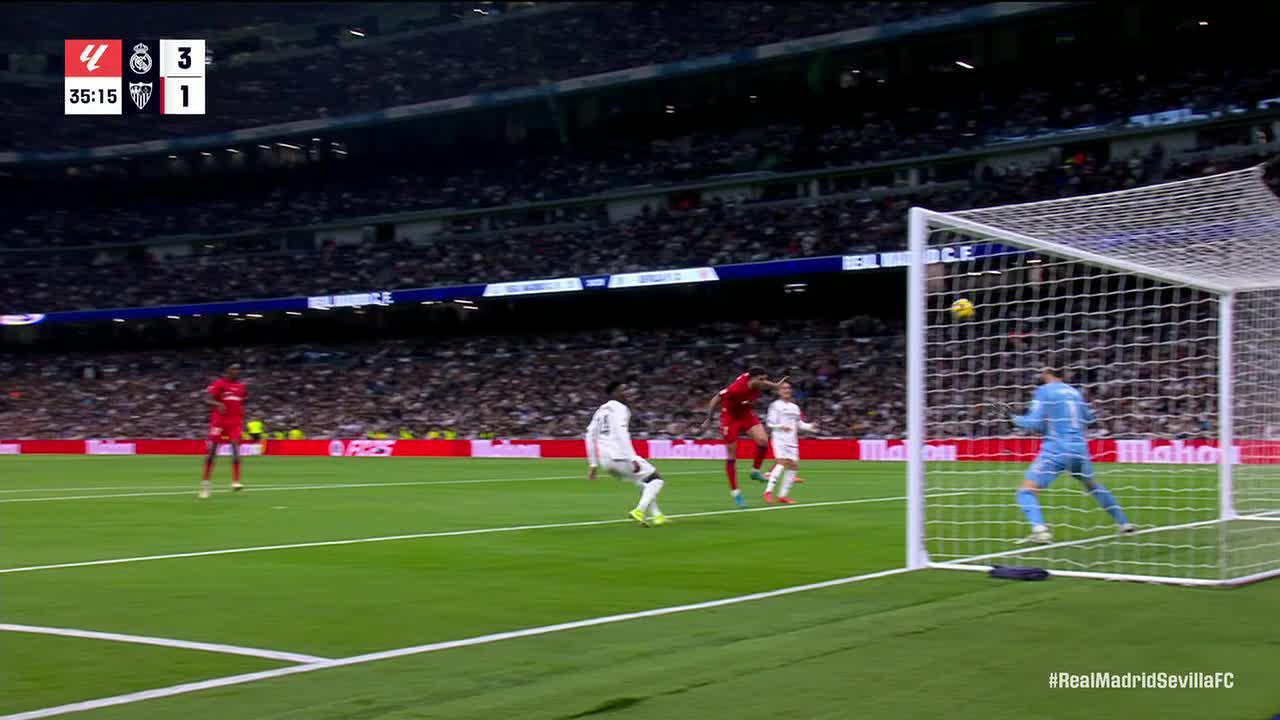 Isaac Romero scores goal for Sevilla