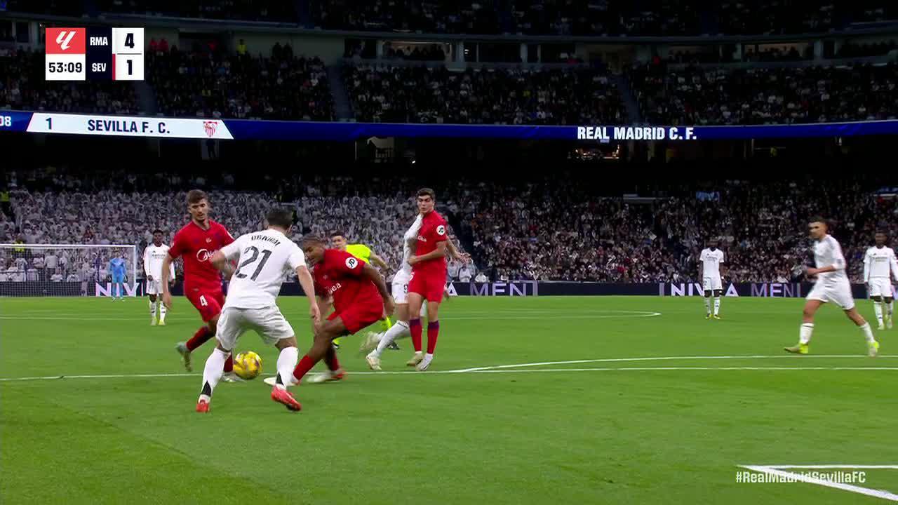 Brahim Díaz scores in the 53'