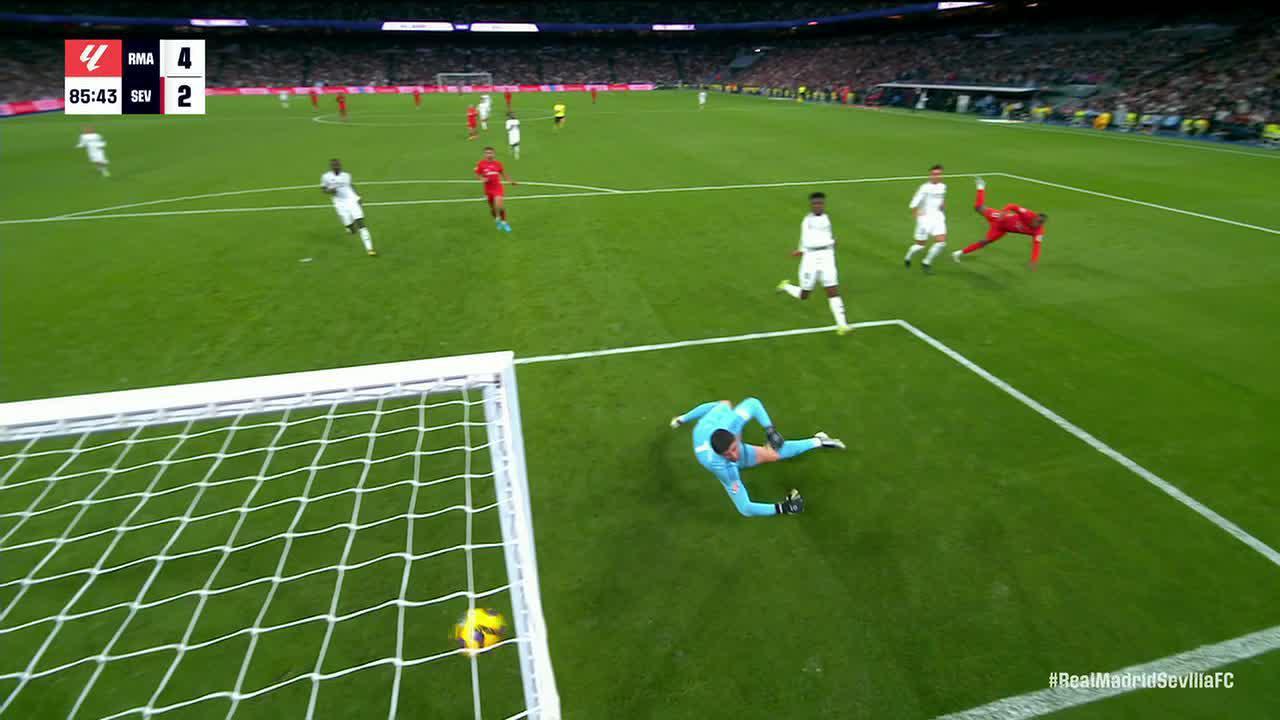 Dodi Lukébakio gets on the scoresheet for Sevilla