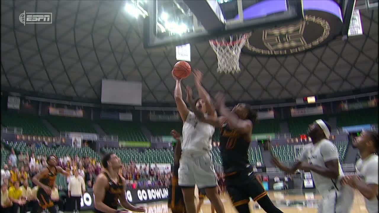 Oakland hits buzzer-beater to upset Loyola Chicago