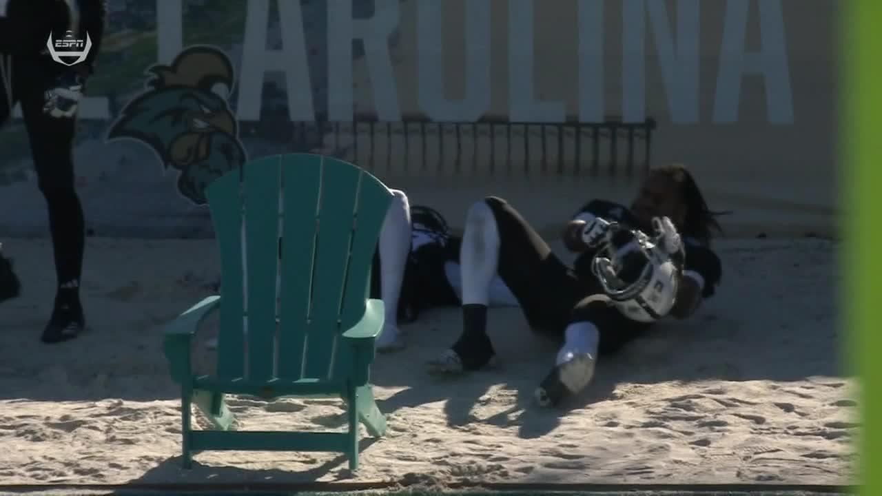 UTSA players penalized after celebrating INT on the beach