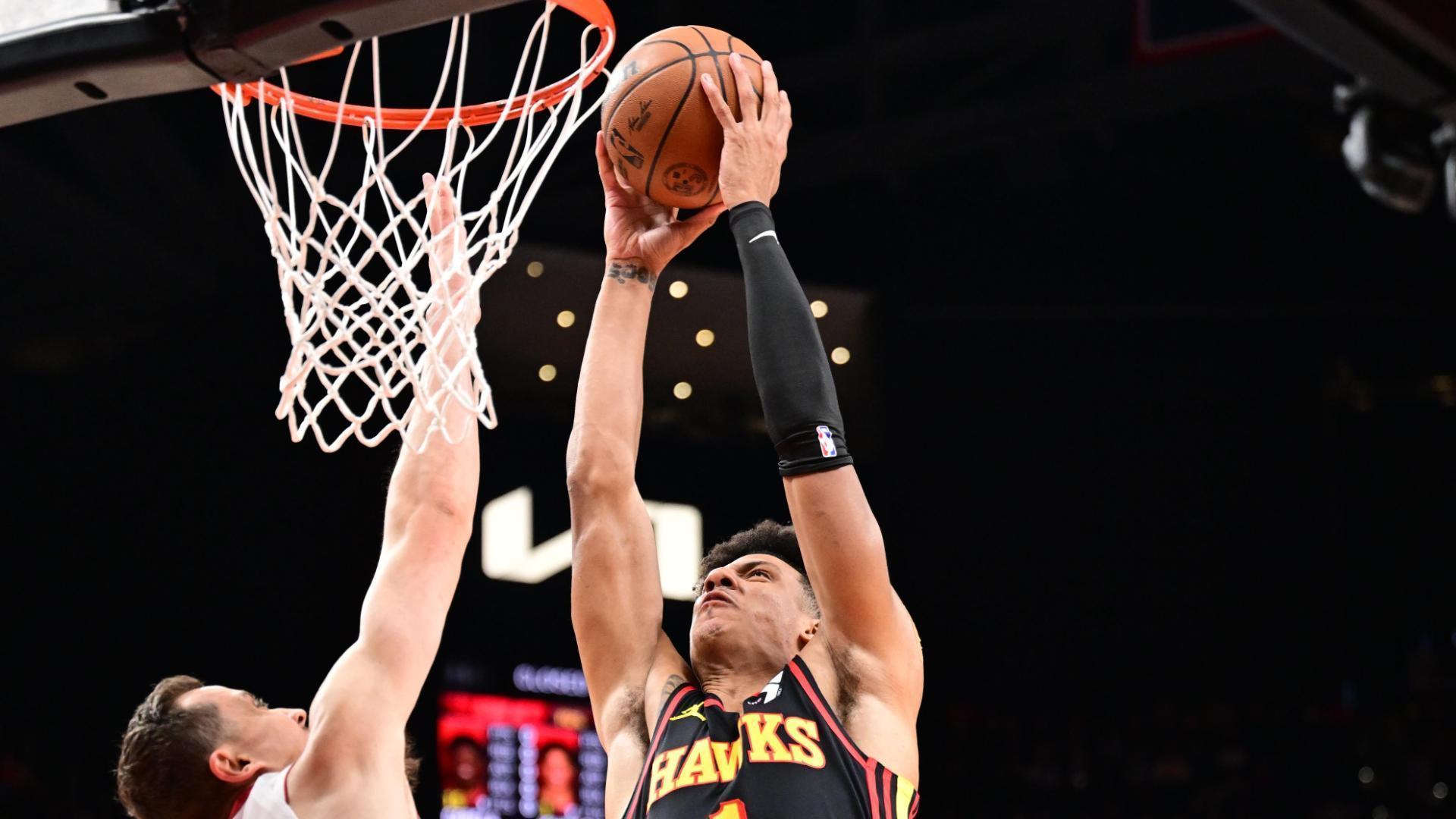 Jalen Johnson gets up for big Hawks poster dunk