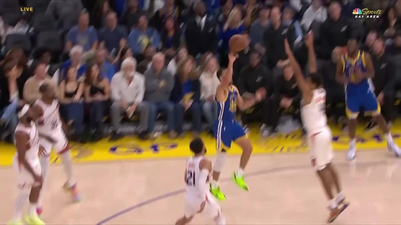 Steph Curry goes behind his back before fading away for buzzer-beater