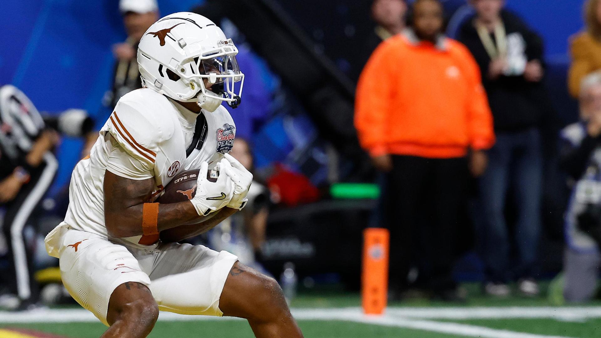 Matthew Golden snags TD for Texas on 4th-and-13 to force 2OT