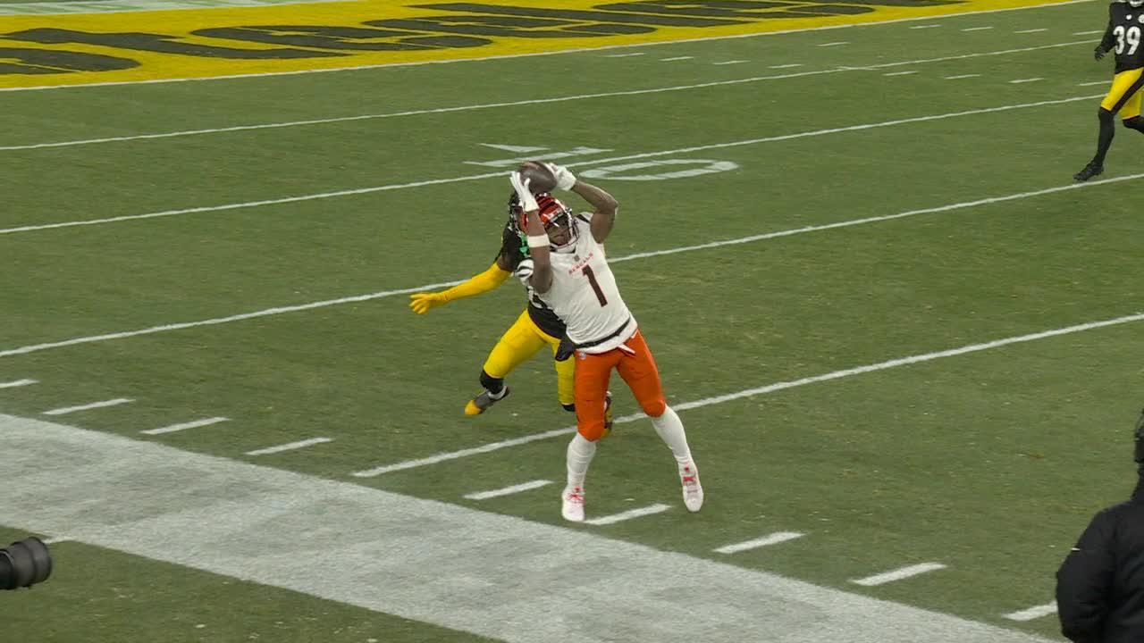 Ja'Marr Chase toe taps for an incredible 19-yard catch