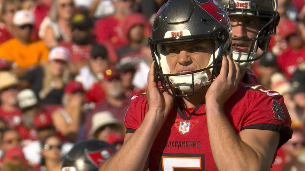 Bucs punter drops snap, attempts disaster punt