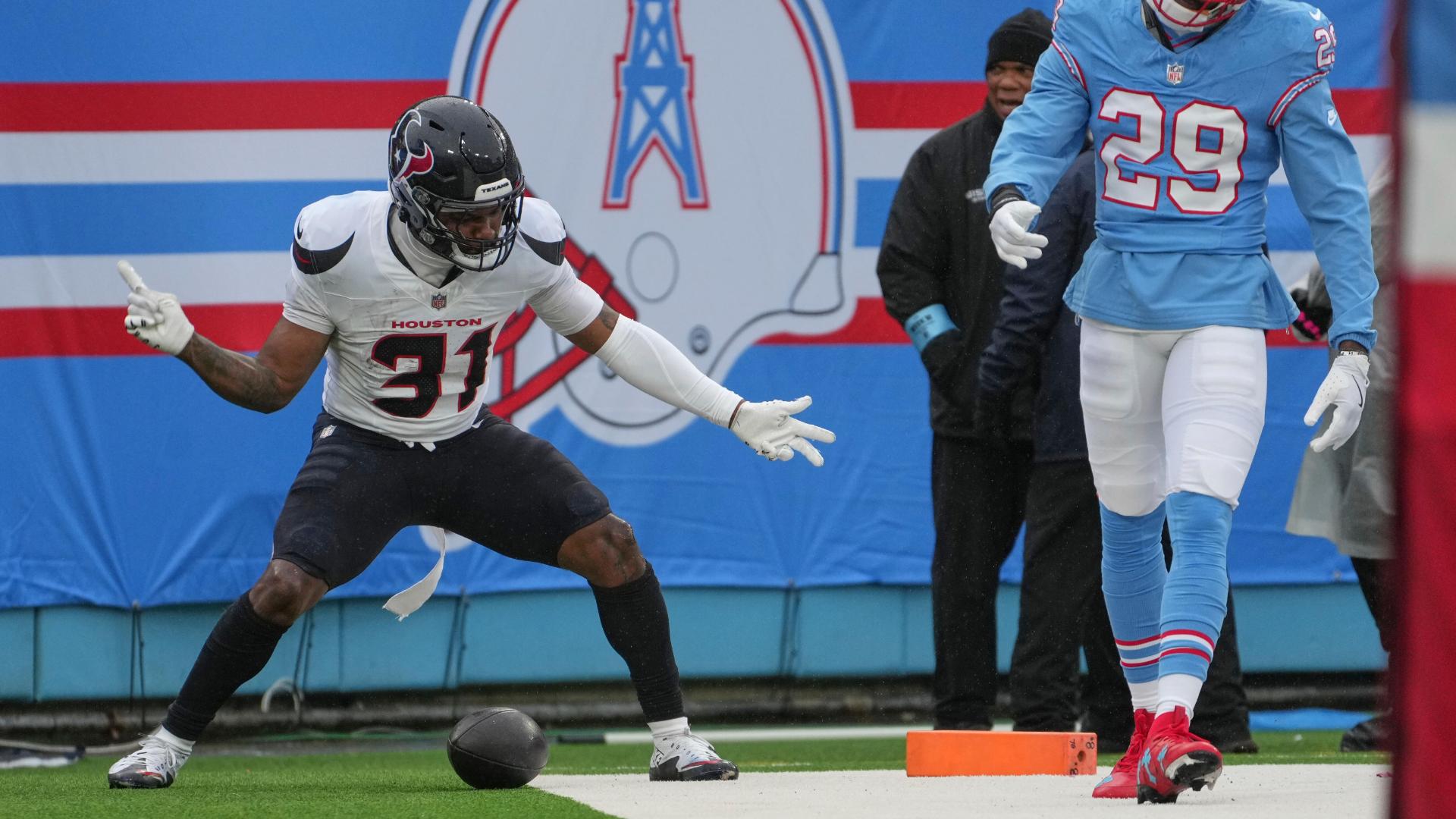 Dameon Pierce breaks free for a massive 92-yard Texans TD