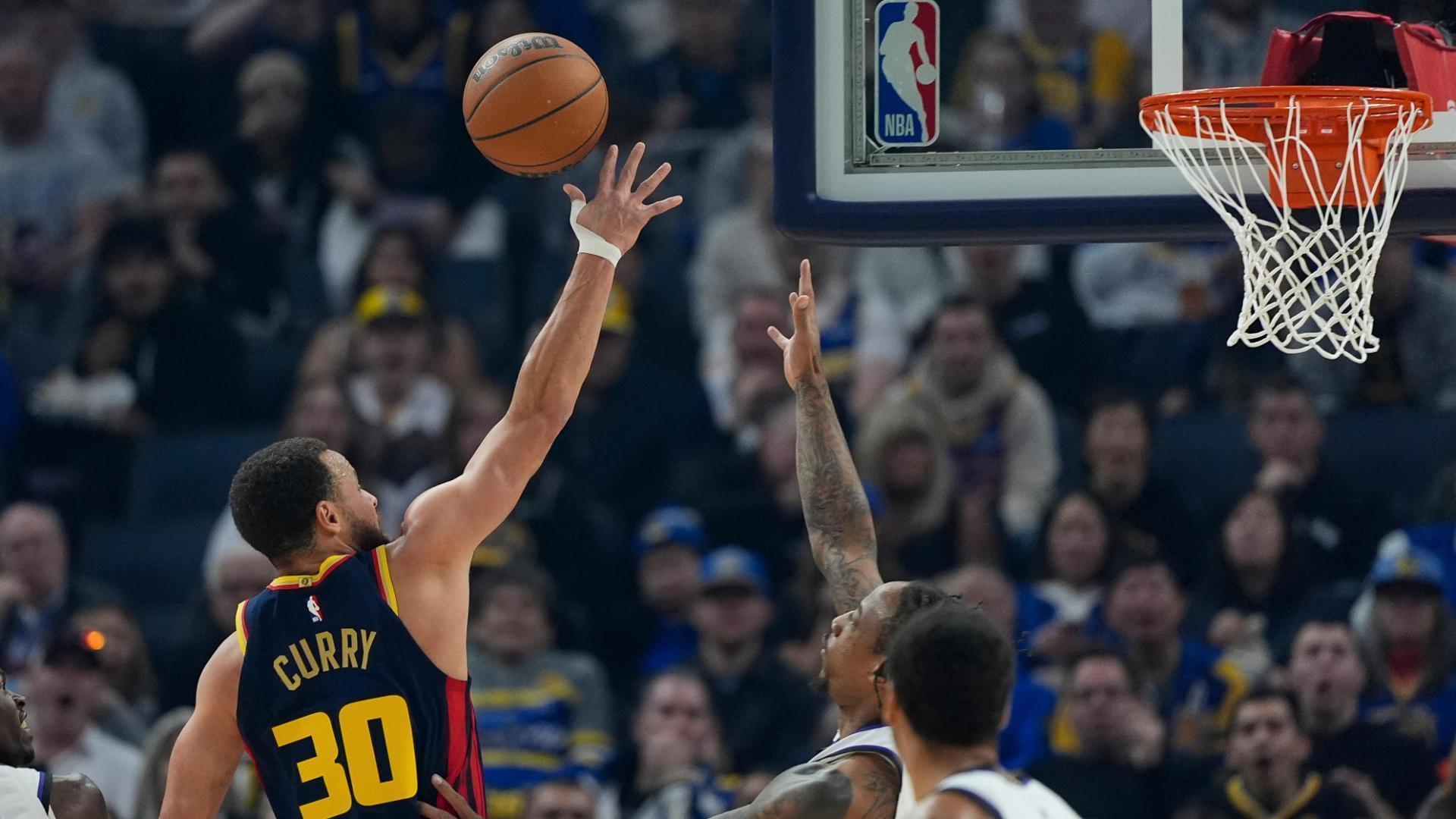 Steph Curry shows off some unreal handles on this bucket