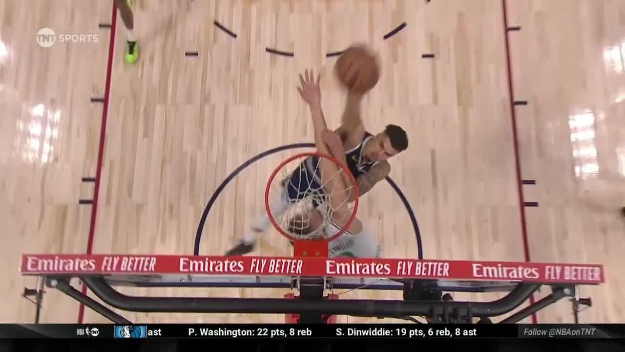 Michael Porter Jr. dunks on Kristaps Porzingis