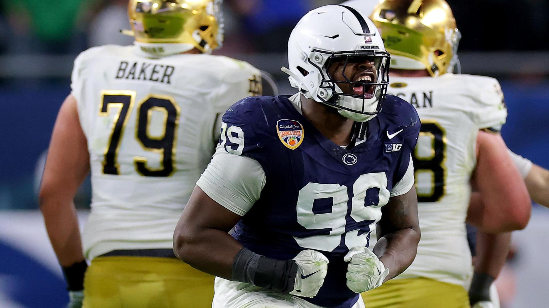 Coziah Izzard pulls off a timely sack for Penn State