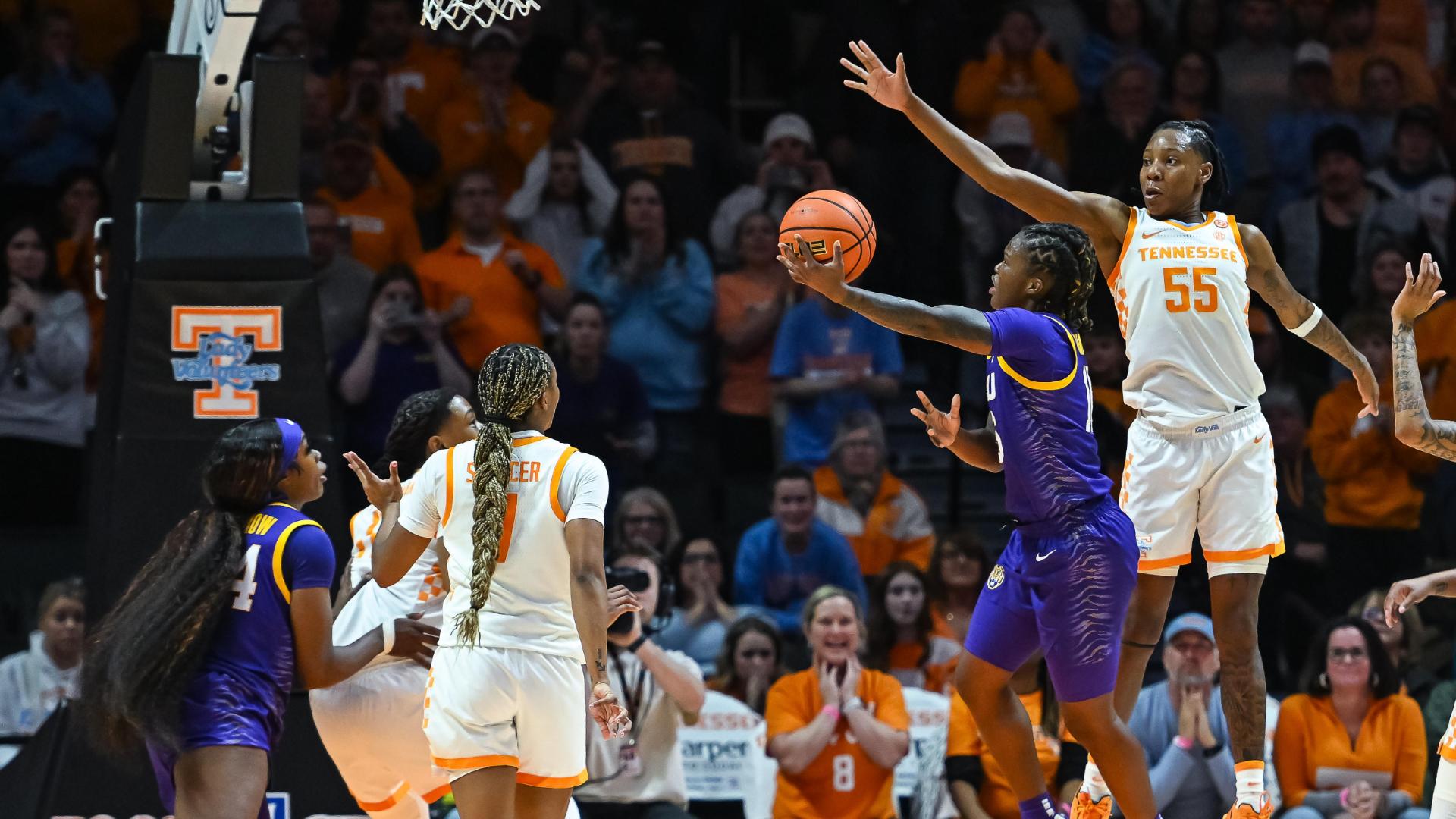 LSU wins it on Kailyn Gilbert's wild lefty finish