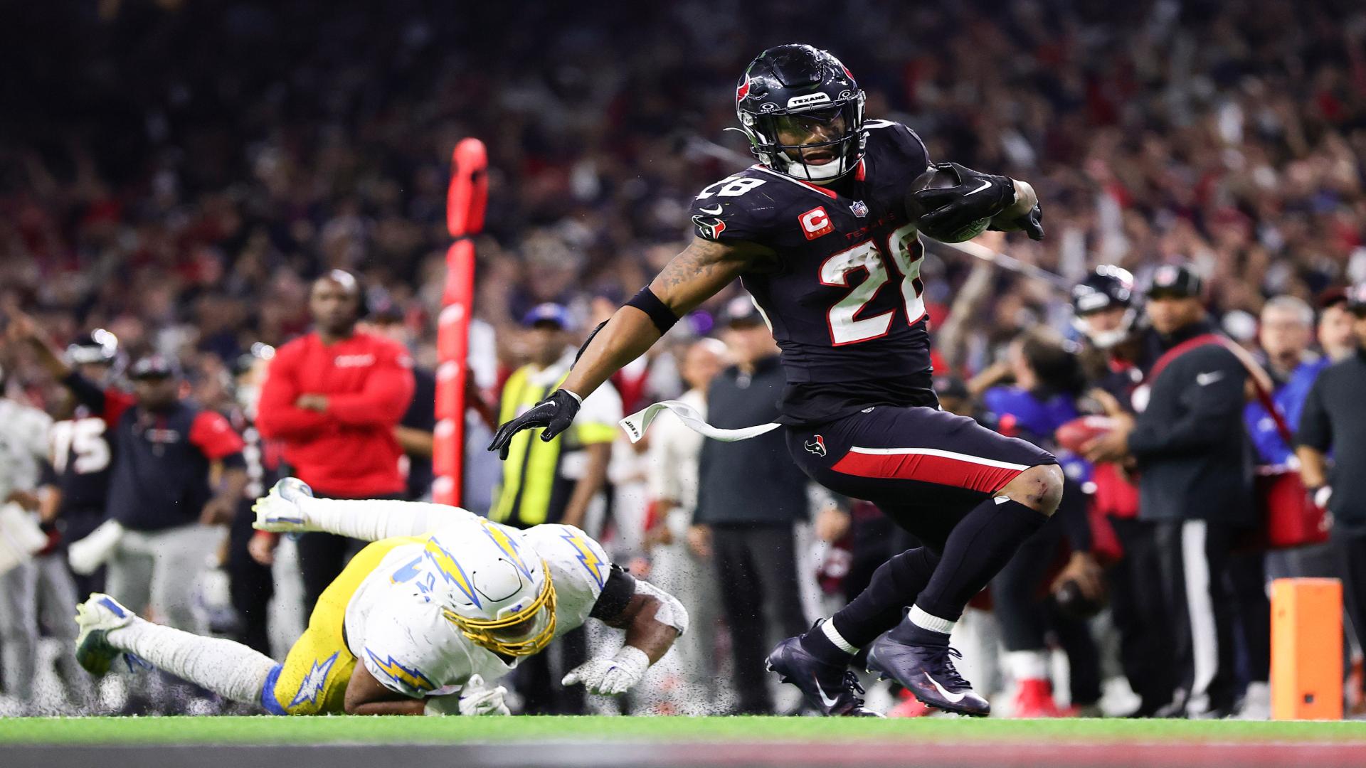 Joe Mixon seals win with final rushing TD for Texans